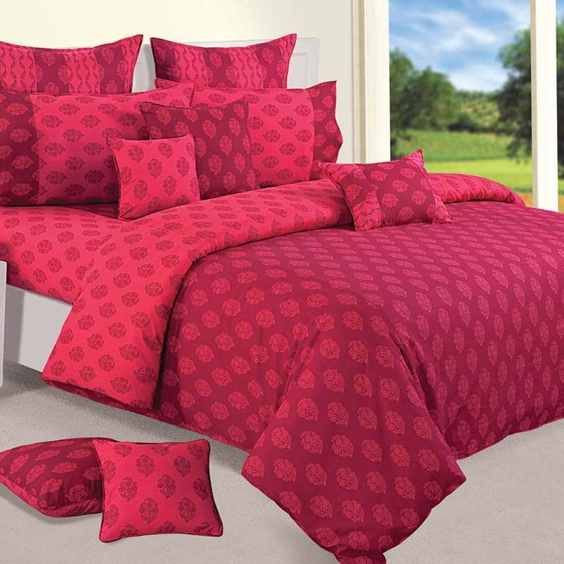 Buy Pink Wonderland Comforter Comforters & AC Quilts from Vaaree