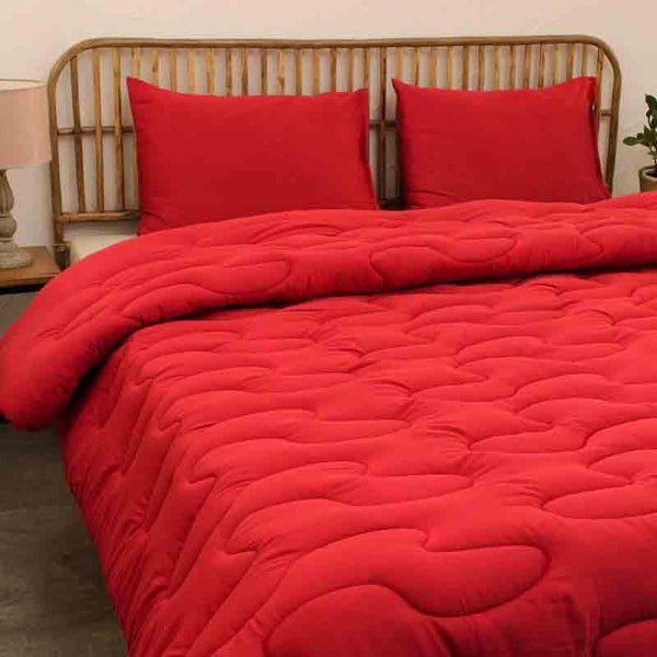 Buy Rugmini Comforter - Red Comforters & AC Quilts from Vaaree