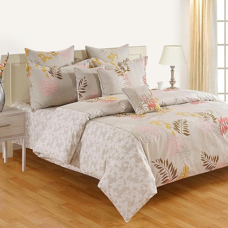 Buy Tiger Lily Comforter Comforters & AC Quilts from Vaaree