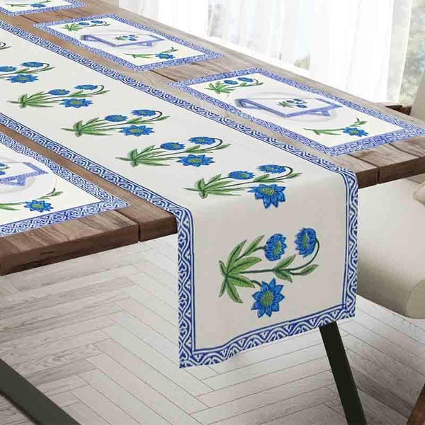 Buy Daze Table Set Dining Mat Set from Vaaree