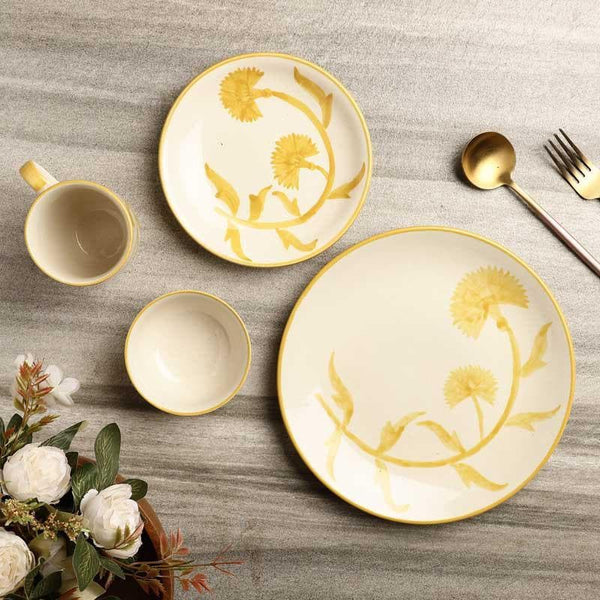 Buy Fleur-de-lis Dinner Set - Set Of Four Dinner Plate from Vaaree