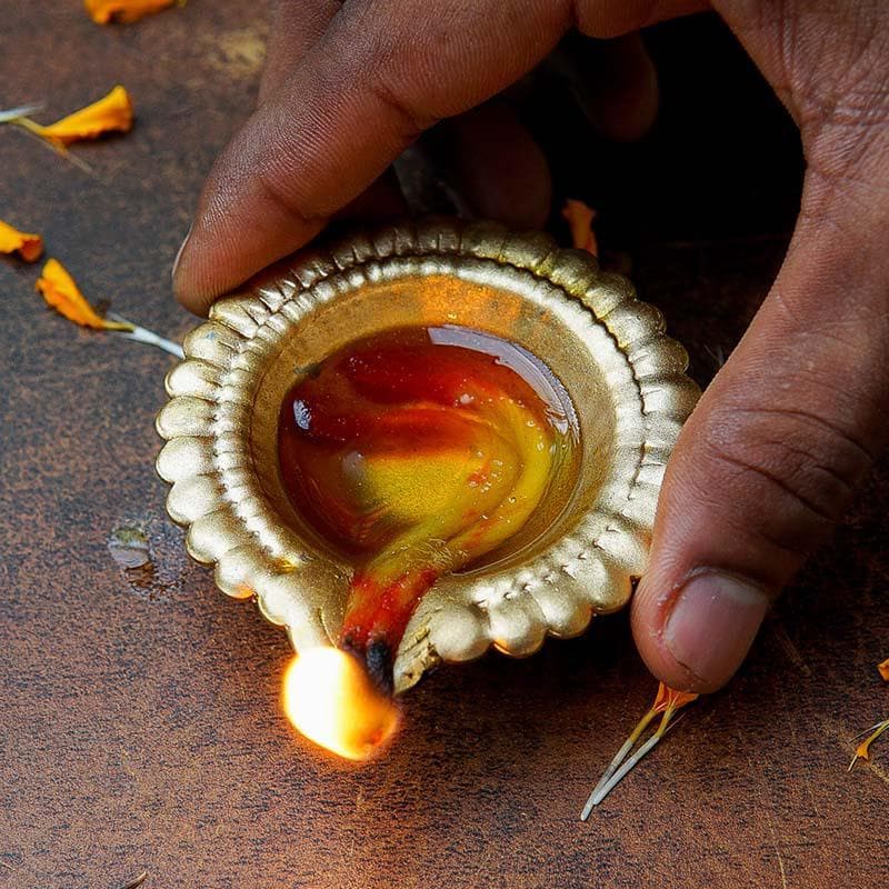 Buy Jagmag Diya Diyas from Vaaree