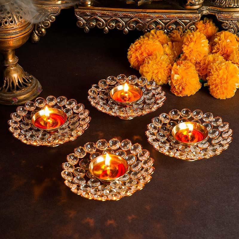 Buy White Petals Diya - Set Of Four Diyas from Vaaree