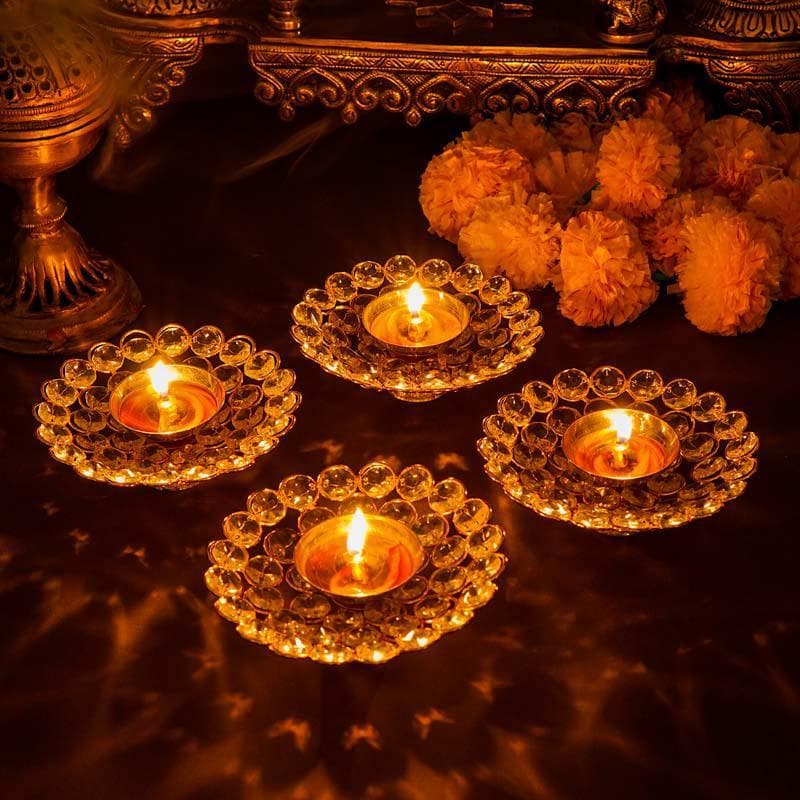 Buy White Petals Diya - Set Of Four Diyas from Vaaree