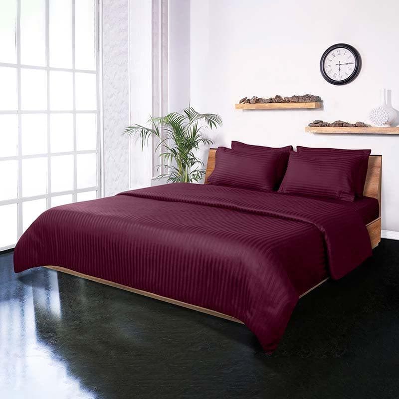 Buy Classic Striped Duvet Cover (Wine) Duvet Covers from Vaaree