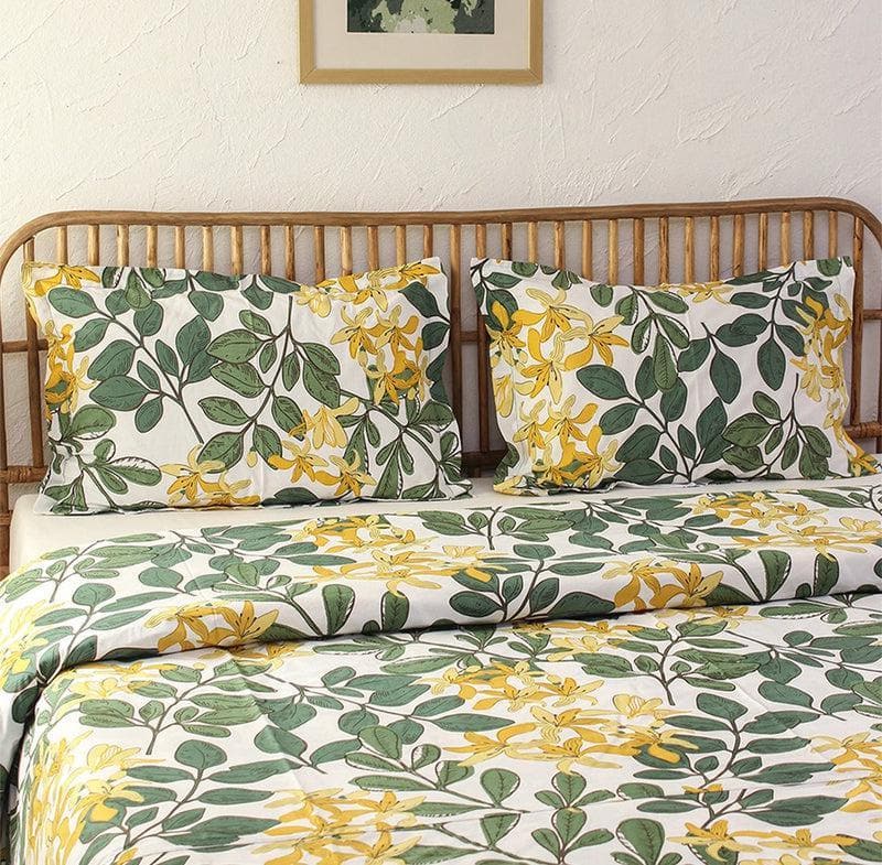 Buy Moringa Duvet Cover - Green Duvet Covers from Vaaree