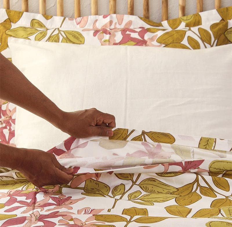 Buy Moringa Duvet Cover - Pink Duvet Covers from Vaaree