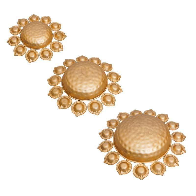 Buy Gold Sunflower Urli- Set of Three Urli from Vaaree