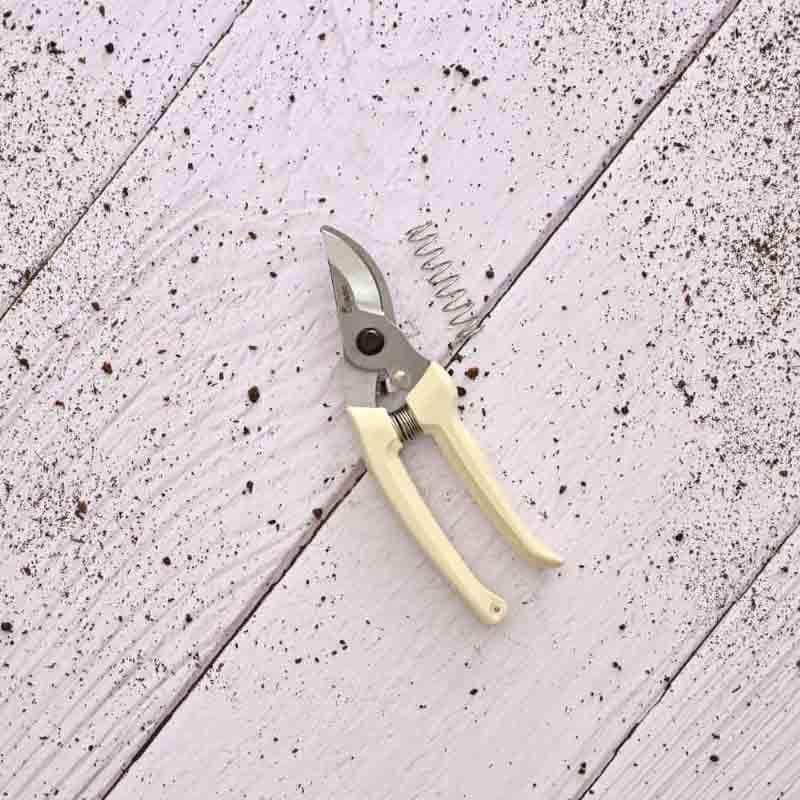 Buy UGAOO Gardening Bypass Pruner Garden Tools from Vaaree