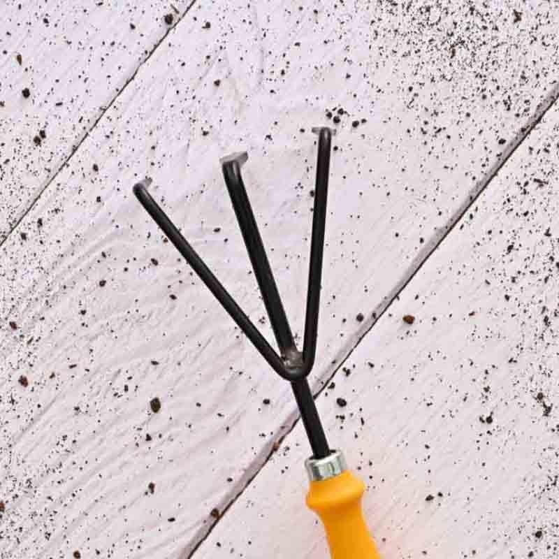 Buy UGAOO Gardening Cultivator With Plastic Sleeve Garden Tools from Vaaree