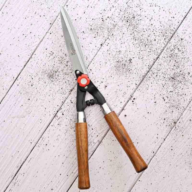 Buy UGAOO Gardening Hedge Shear With Wooden Handle Garden Tools from Vaaree