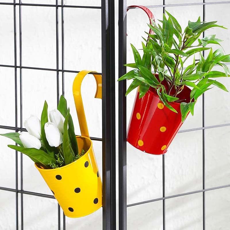 Buy Colourful Vibes Planter Set- Red/Yellow Pots & Planters from Vaaree