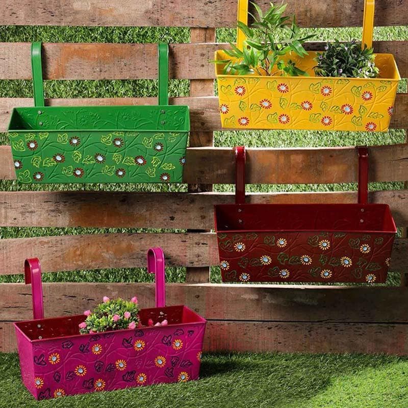 Buy Peppy Floral Planter Set- Set Of Four Pots & Planters from Vaaree