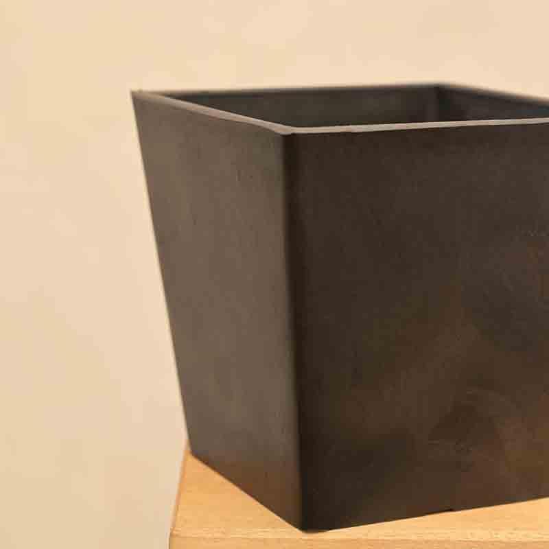 Buy UGAOO Hague Planter for Home & Balcony Garden- Black Pots & Planters from Vaaree