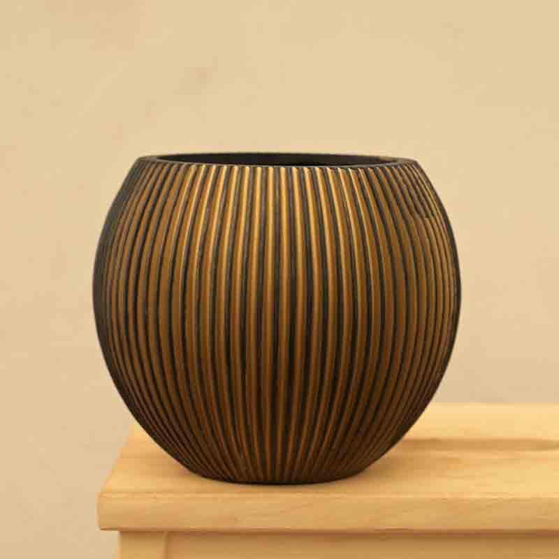 Buy UGAOO Planter Vase Ball Groove - Black & Gold Pots & Planters from Vaaree