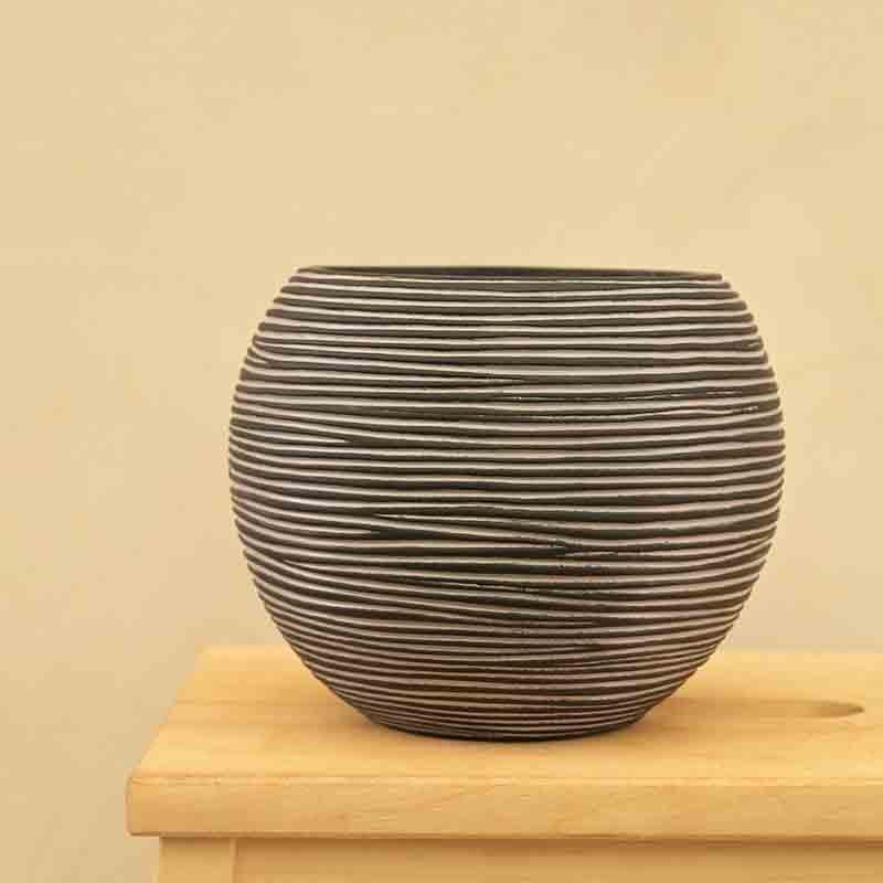 Buy UGAOO Planter Vase Ball Rib - Black Pots & Planters from Vaaree