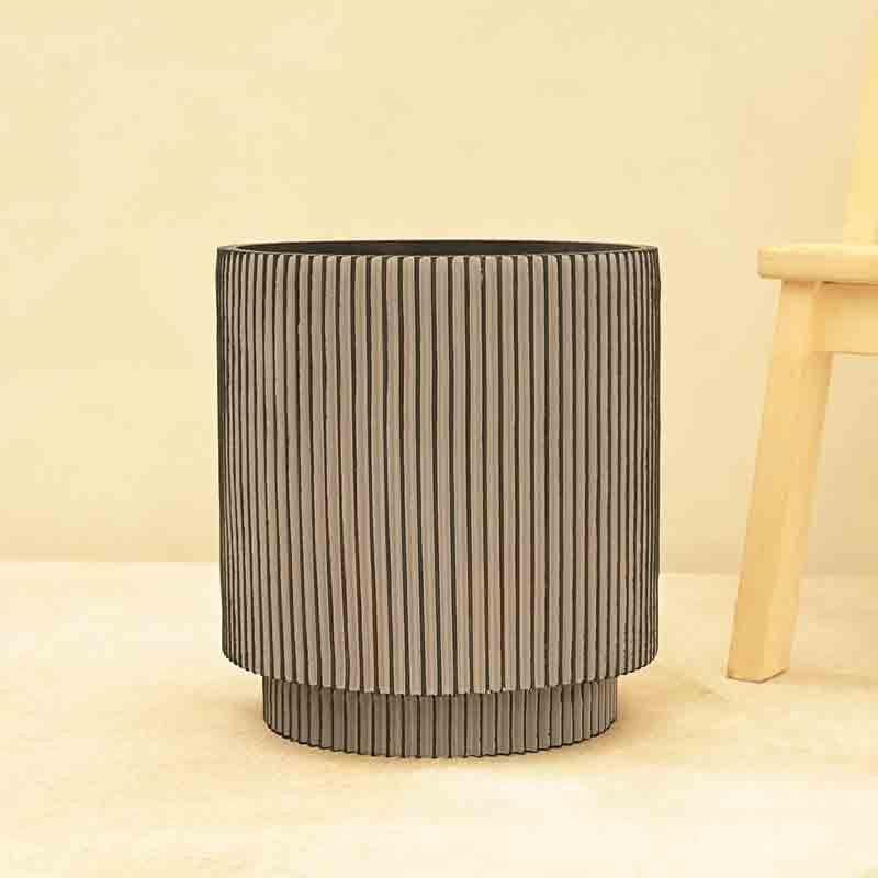 Buy UGAOO Planter Vase Cylinder Groove - Black Pots & Planters from Vaaree