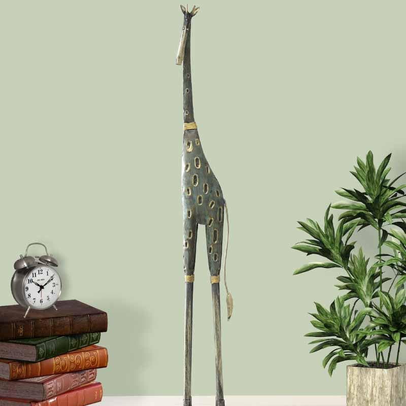 Buy Evama Giraffe Accent Piece Showpieces from Vaaree