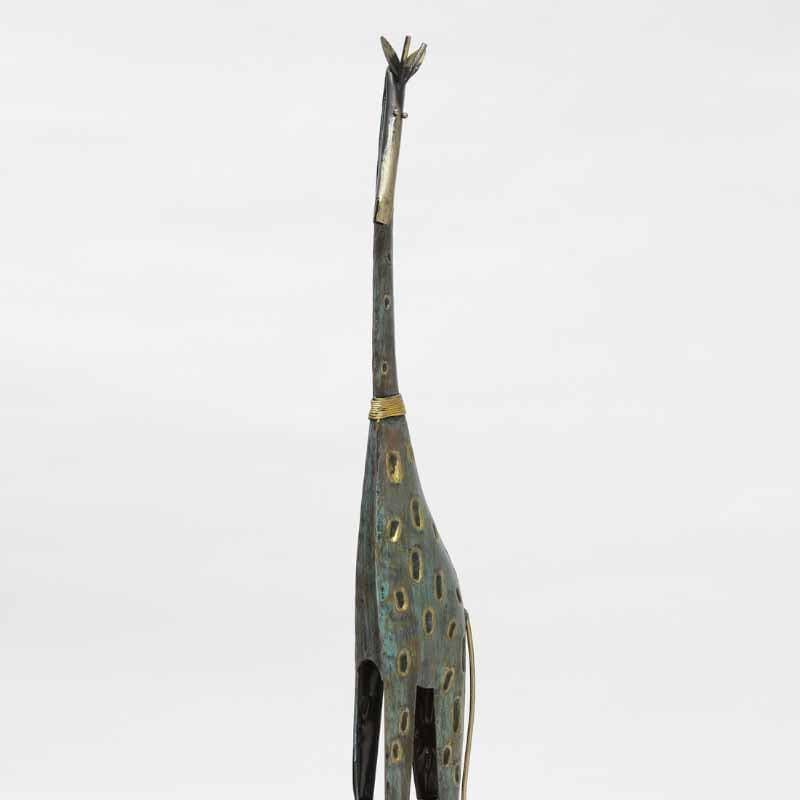 Buy Evama Giraffe Accent Piece Showpieces from Vaaree