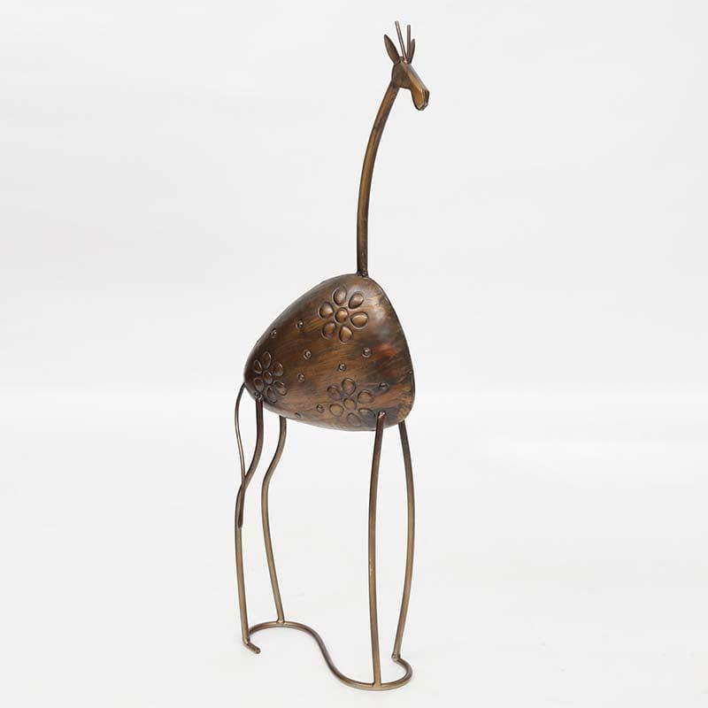 Buy Little Giraffe Statue Showpieces from Vaaree