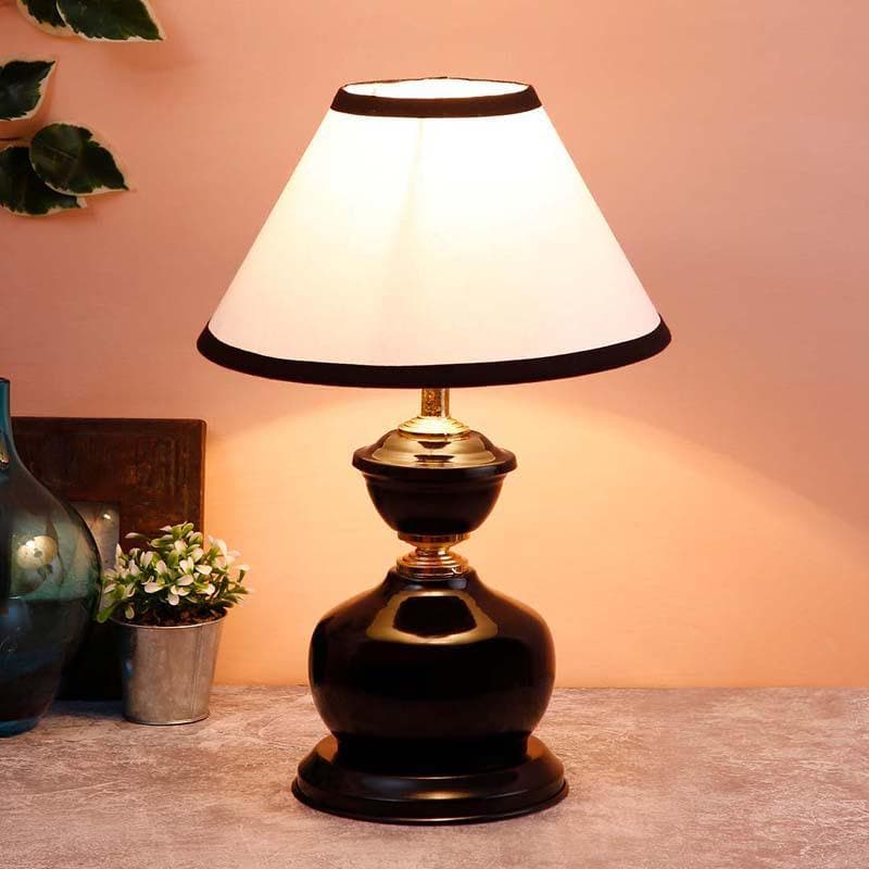 Table Lamp - Curves Table Lamp - White