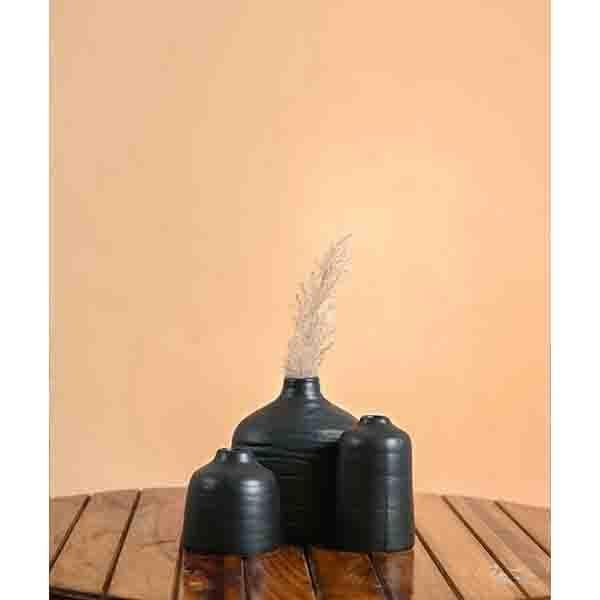 Buy Black Family Vase Vase from Vaaree