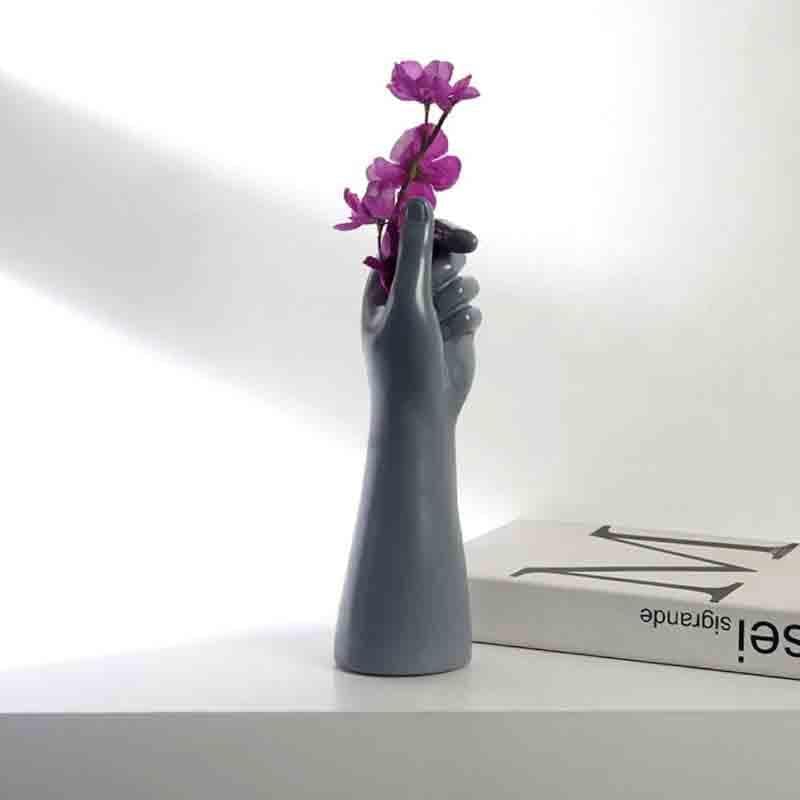 Buy Flower In My Hands Vase from Vaaree