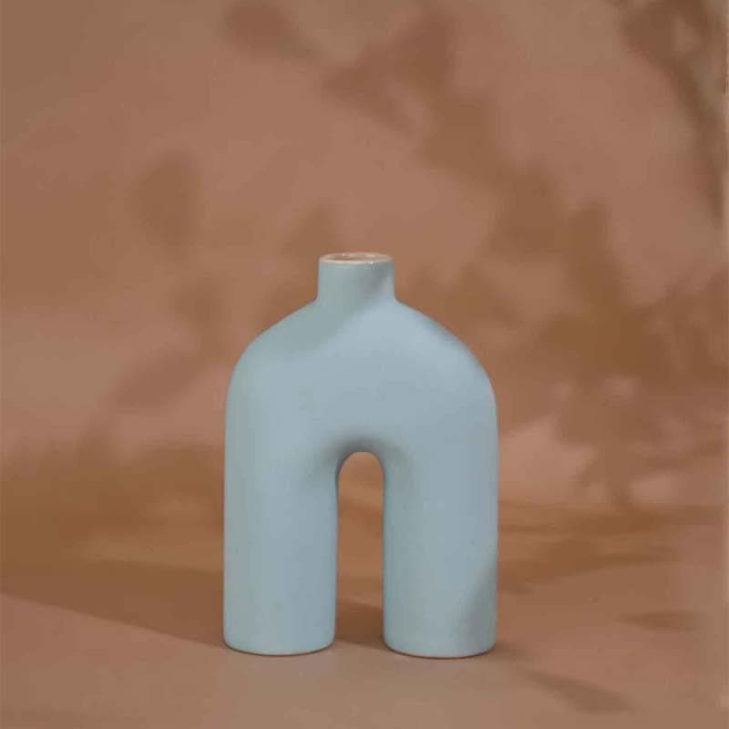 Buy Scandinavian U Vase - Blue Vase from Vaaree