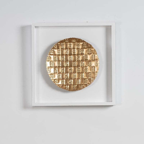 Wall Accents - Chequered Circle Wall Frame Décor